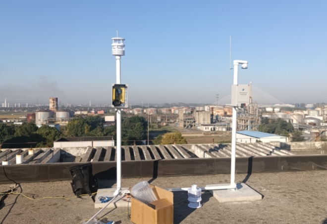 雷電預(yù)警設(shè)備安裝現(xiàn)場(chǎng) 雷電預(yù)警設(shè)備安裝現(xiàn)場(chǎng)